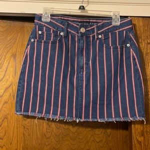 American Eagle NWOT,hi-rise mini,sz.6
